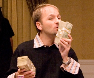 Daniel Negreanu Knows How to Get Rid of Multi-Entry Tournaments Thumbnail