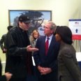 Phil Hellmuth Meets George W. Bush, Tony G Creates Caption Contest Thumbnail