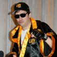 Poker Community Reacts to Phil Hellmuth WSOP Entrance Thumbnail