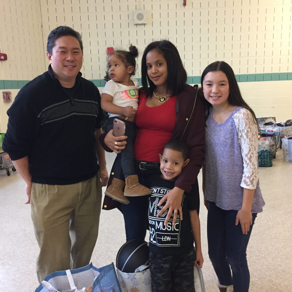 Poker Pro Bernard Lee Hosts Gift-Giving Event for Homeless Families 1 Bernard Lee e1513745327456